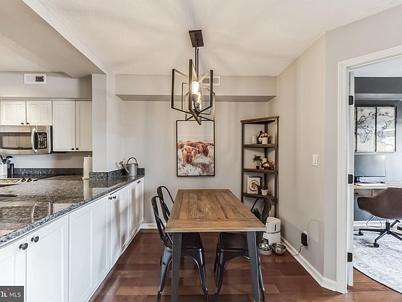 4th image of 2400 Clarendon Blvd APT 1003