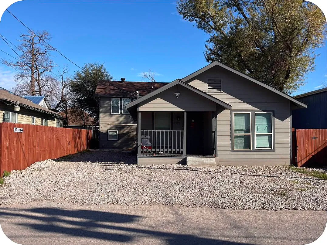 3 bed, 2404 sqft, $1,600 — Photo 1