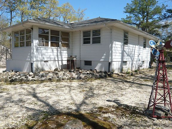 4th image of 829 Elwood St