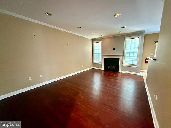 3rd image of 170 Chancellor Dr