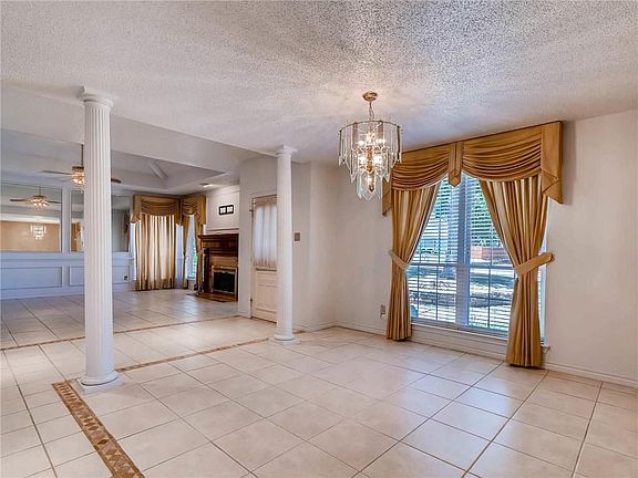 4th image of 607 Meadowbrooke Ct