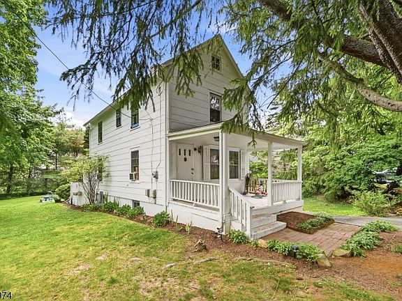 5th image of 10 Bodnar St