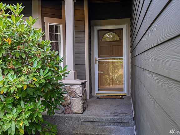 3rd image of 13822 170th St E