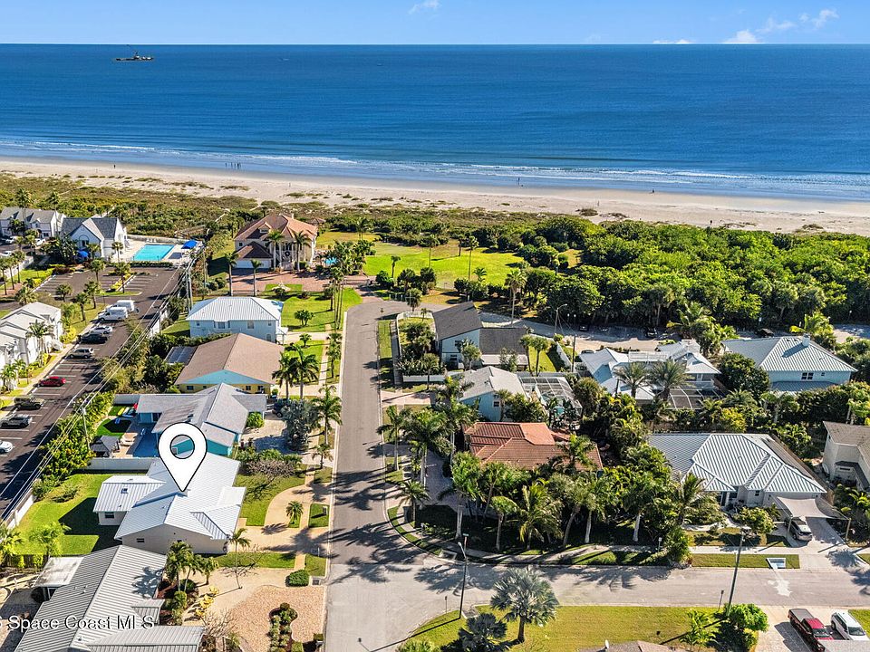 1st image of 390 Harbor Dr