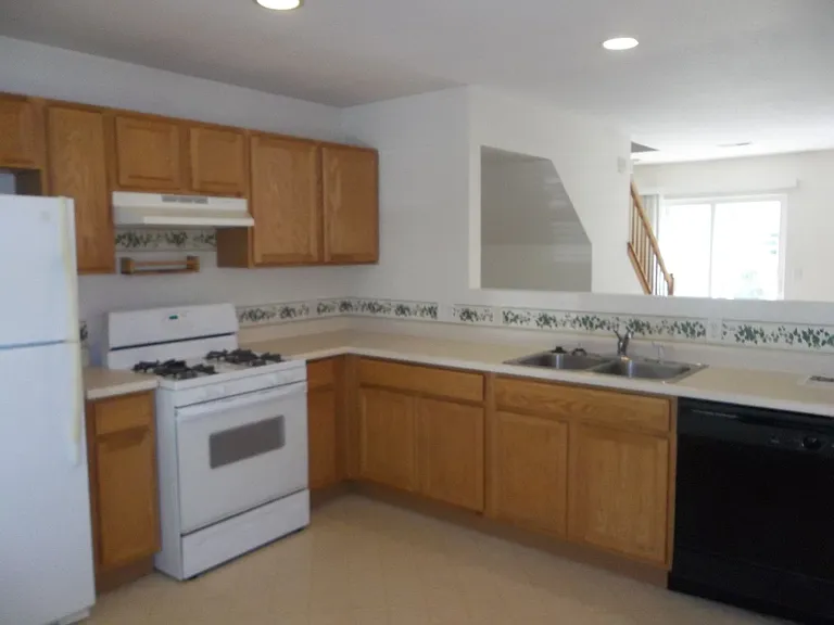3414 Warren Farm Dr — Photo 6