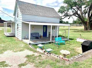 959 Sand Bur Ln, Freedom, OK 73842