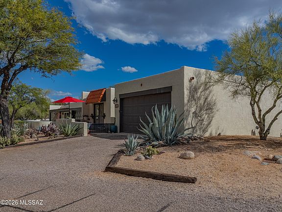3rd image of 7568 N Palm Cir