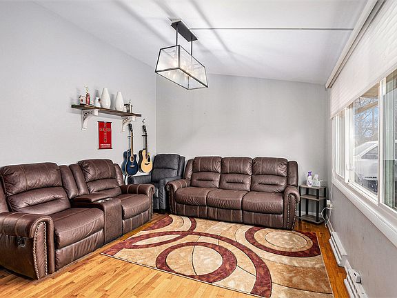 4th image of 1213 Chalmers Dr