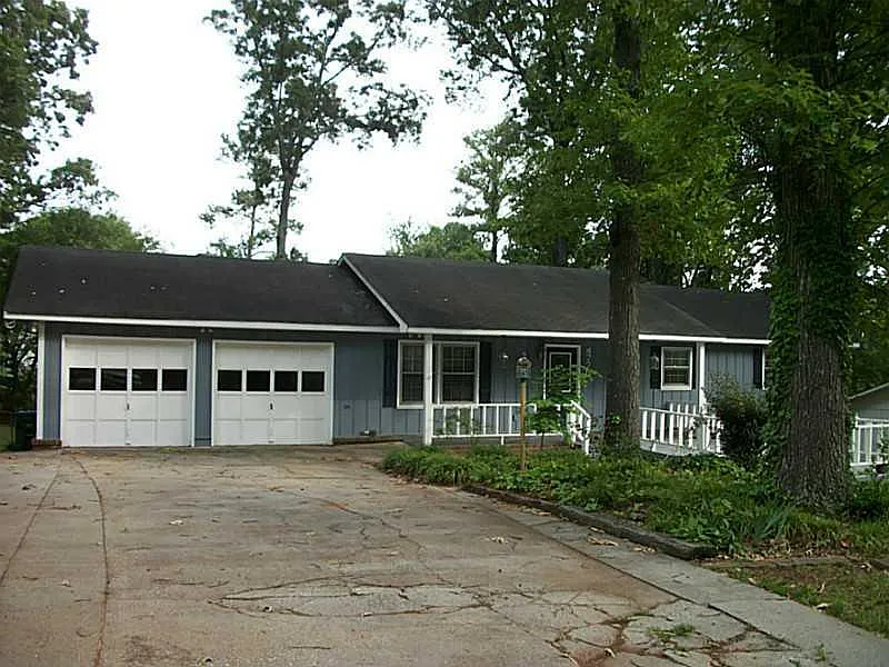 4775 Manor Dr photo 1