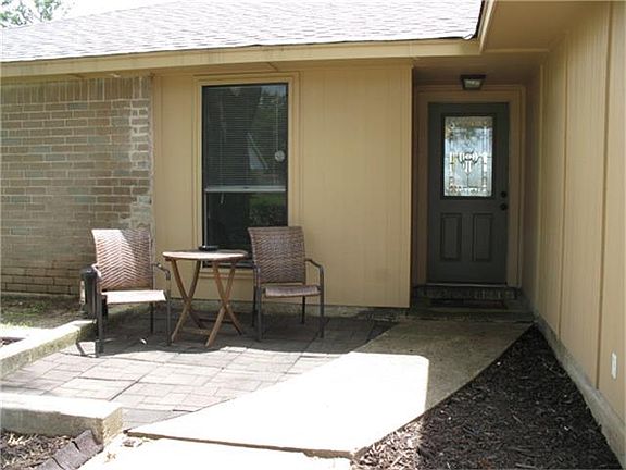 5th image of 1401 Canyon Springs Dr