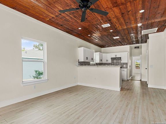 4th image of 147 Anderson Ave
