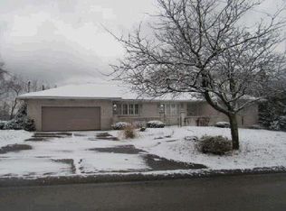 2431 Park Manor Dr, McKeesport, PA 15132