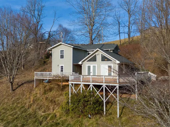 3954 State Highway 80, Bakersville, NC 28705