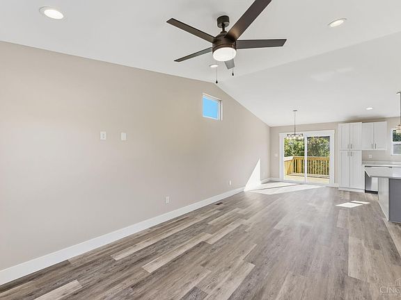 5th image of 1099 Compton Rd
