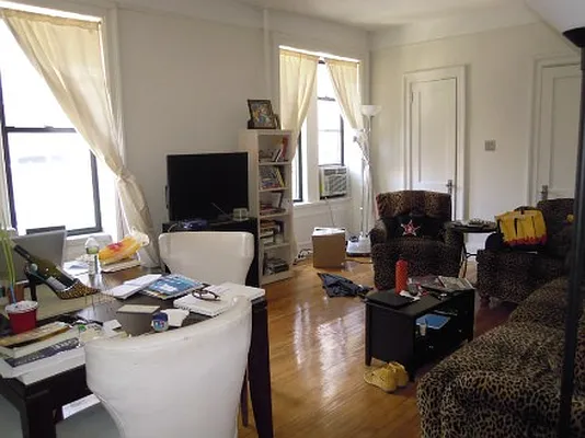 Rented by Metropolitan Equities | media 11