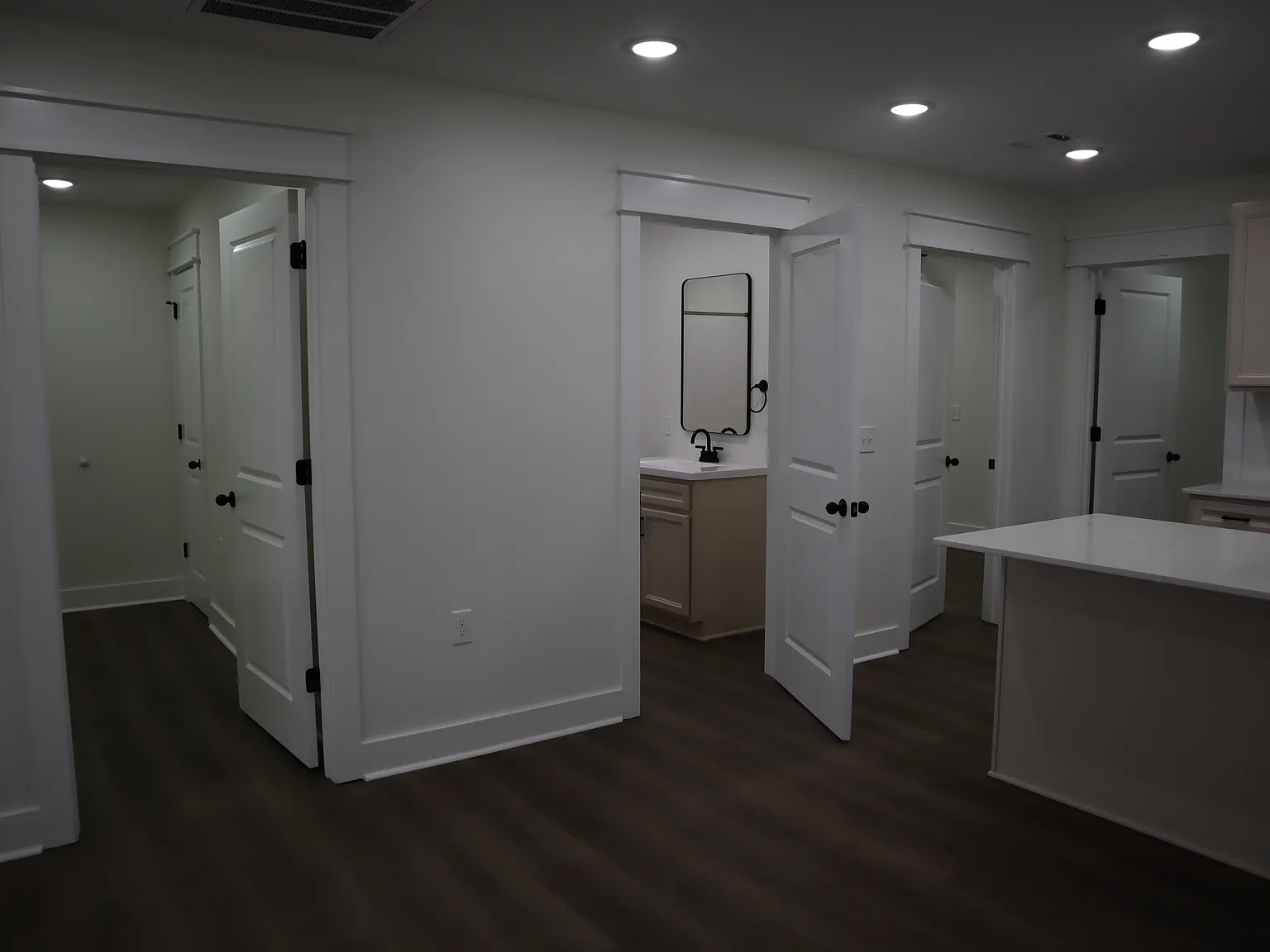 3 bed, 1040 sqft, $1,450 — Photo 2