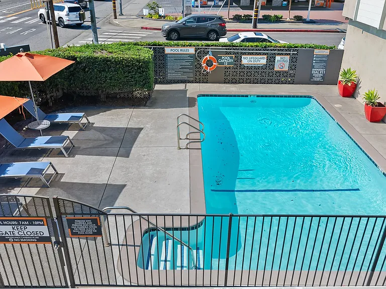 1121 S Atlantic Blvd — Photo 9