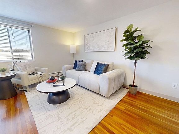 3rd image of 20 Riverside St APT 2-3