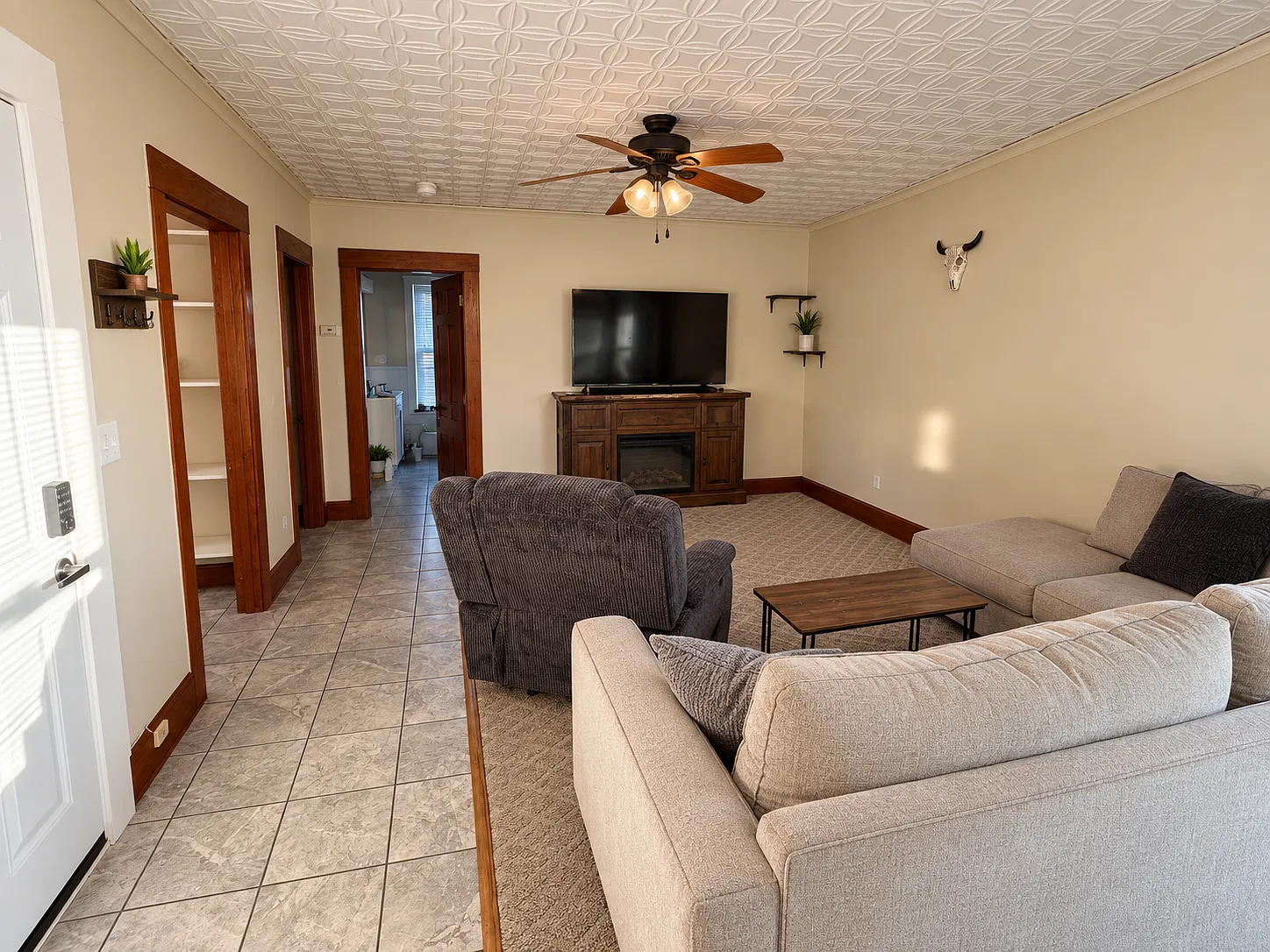 1 bed, 650 sqft, $1,875 — Photo 2
