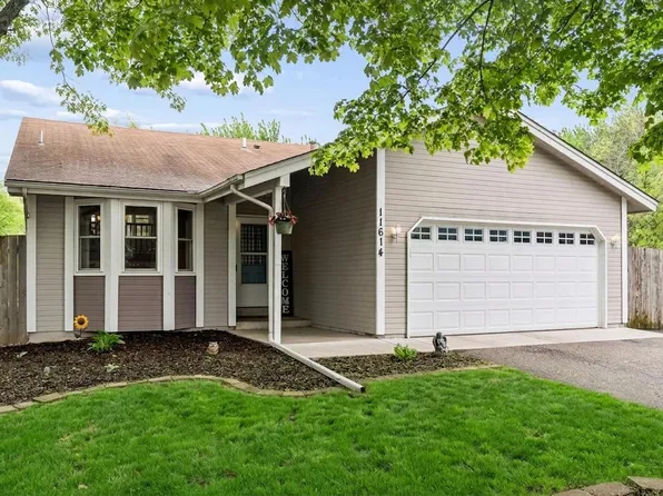 11614 Oak Park Dr NE, Blaine, MN 55434