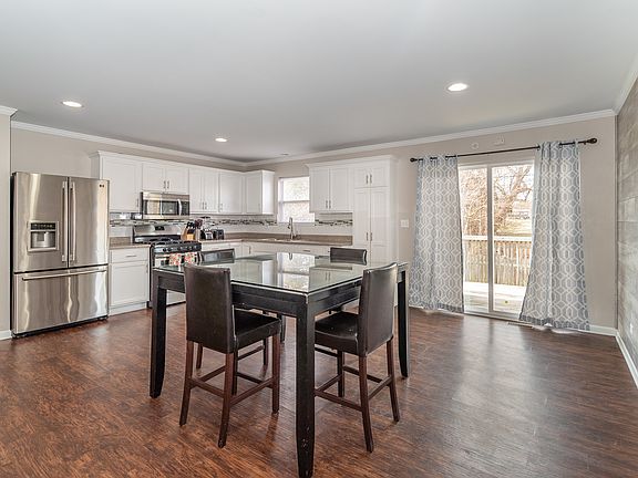 4th image of 2040 Kristan Ave