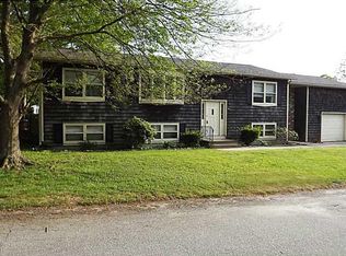 65 Briarwood Ave, Tiverton, RI 02878