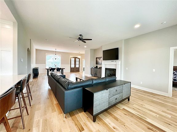 4th image of 1946 S River Meadows Dr
