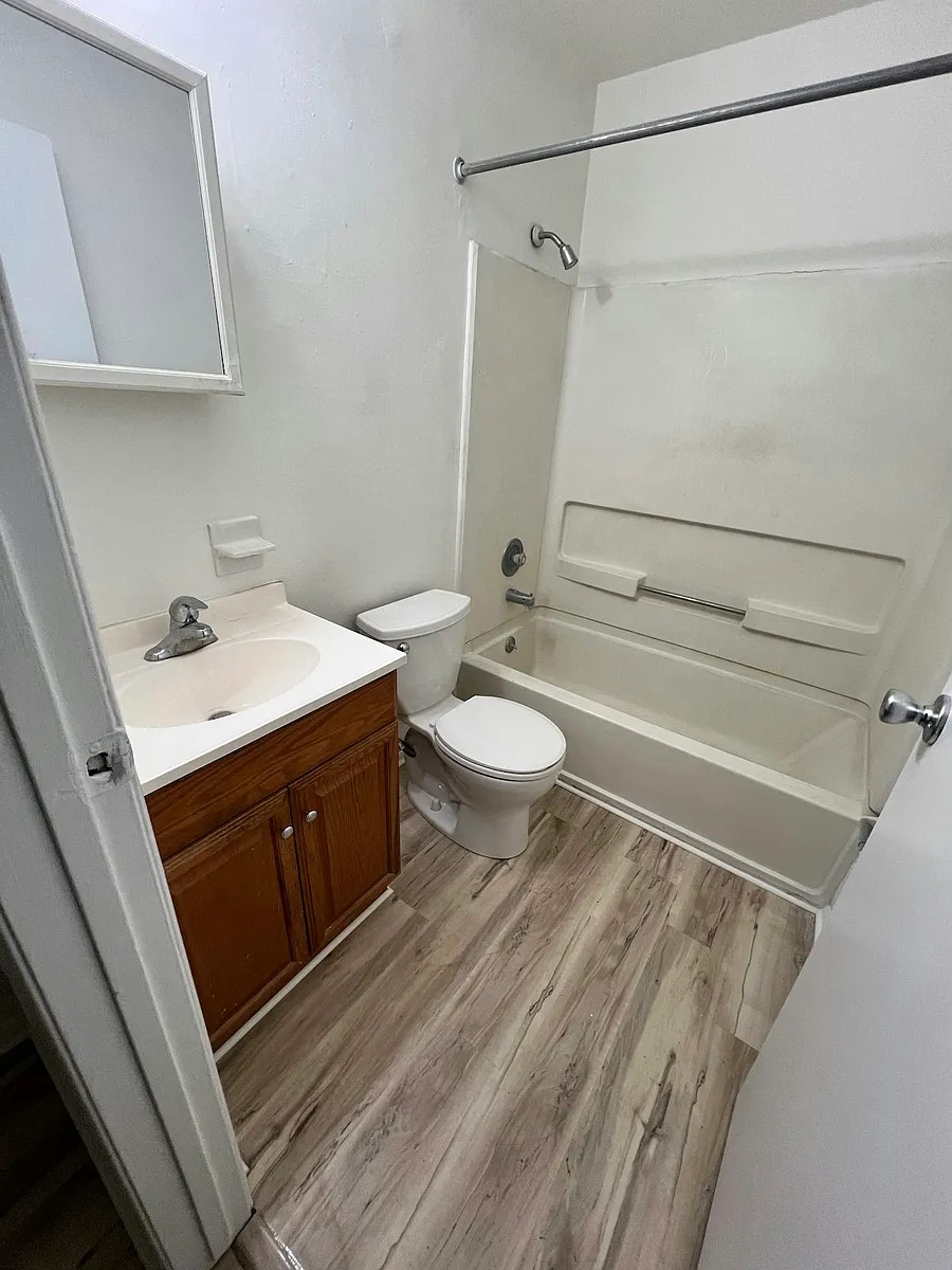 Building Photo - 23 S River St #2