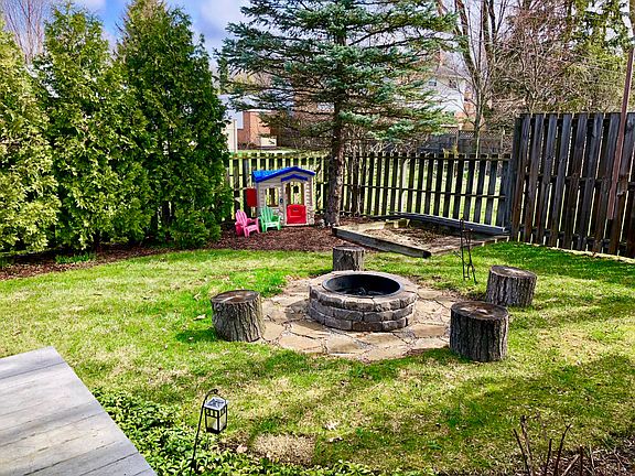 3rd image of 2915 Sheffield Ct