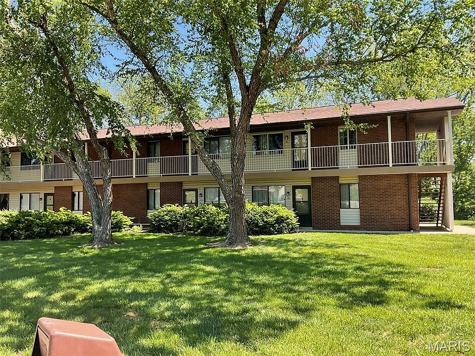 1st image of 220 Suppiger Ln APT 211