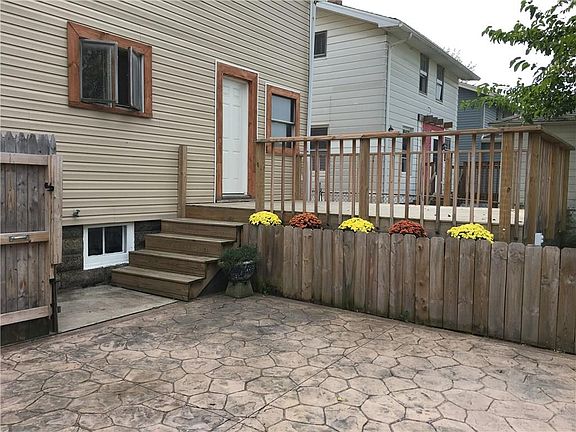 2nd image of 1240 W 21st St