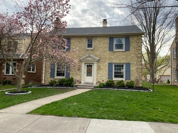 2763 N 73rd St, Wauwatosa, WI 53210