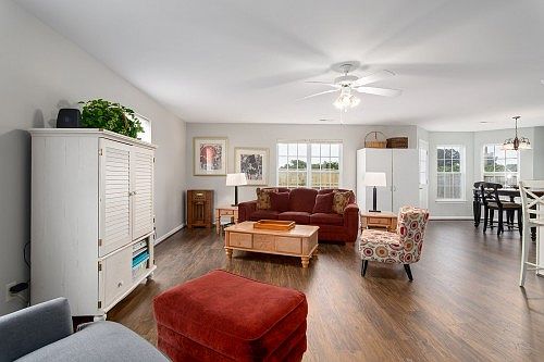 3rd image of 3104 Quail Oaks Dr