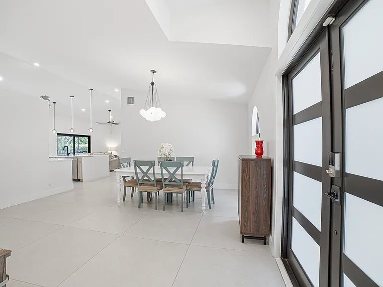 10027 NW 56th Ct — Photo 9