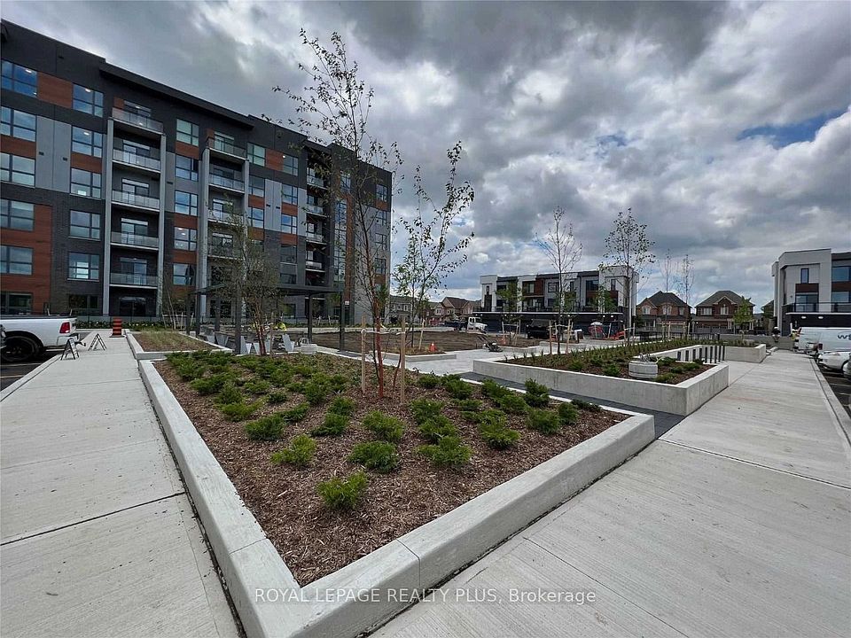 1st image of 95 Dundas St W #124