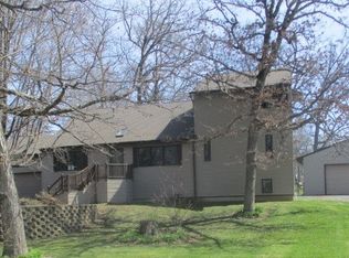 3982 Whitfield Dr, Rockford, IL 61102