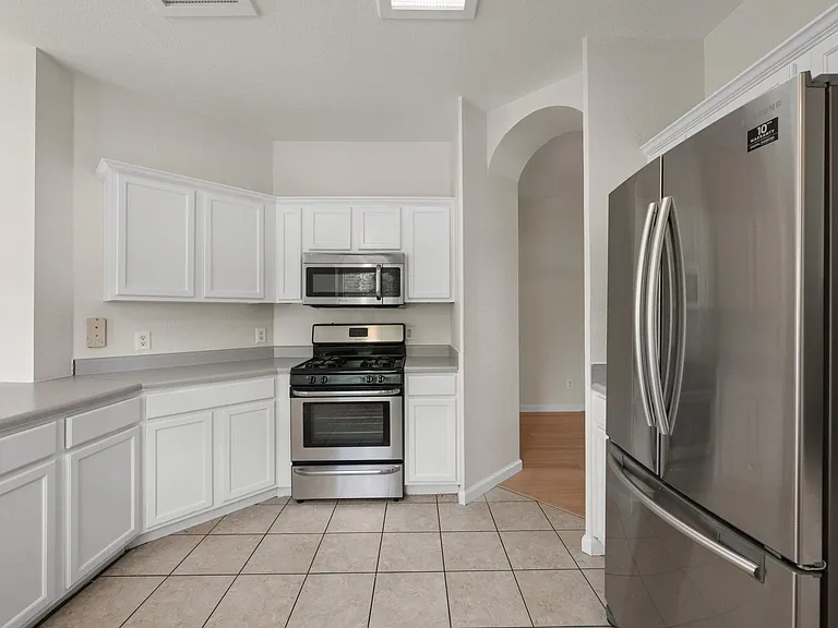 17249 Sandwick Dr — Photo 13