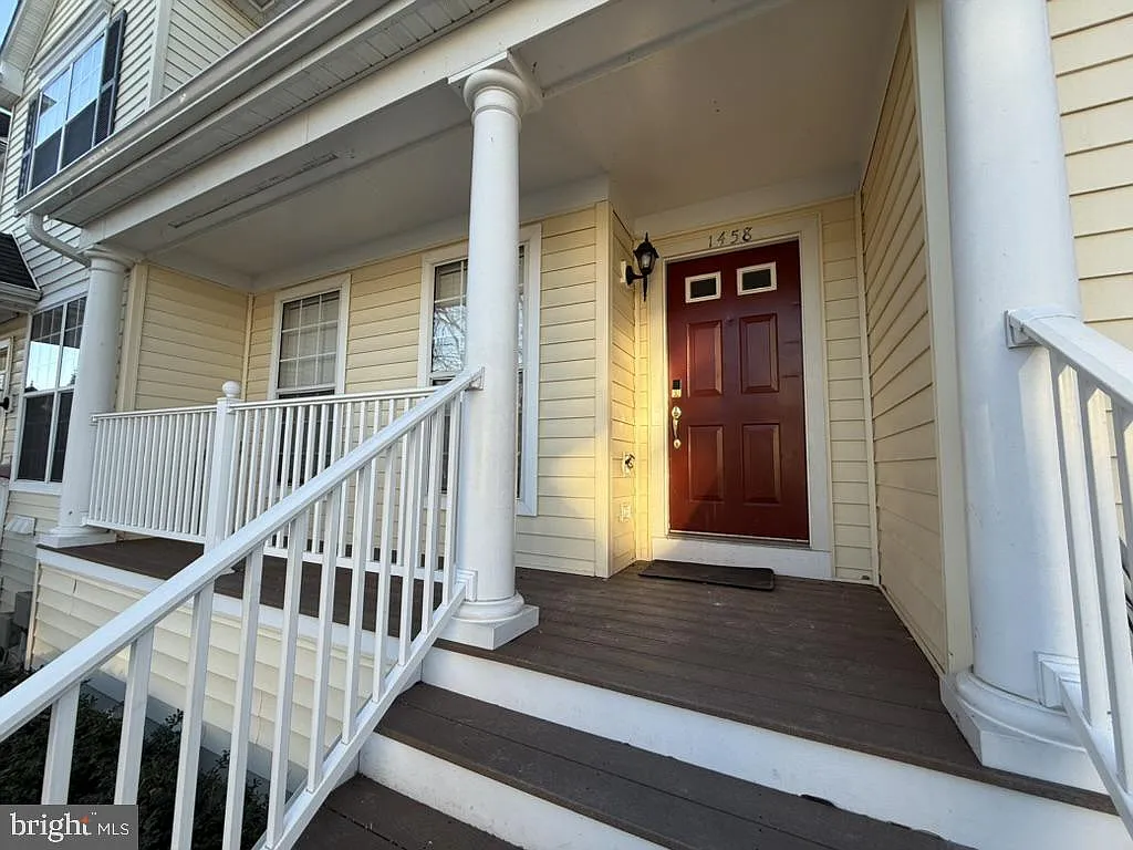 2 bed, 2.5 bath, 1226 sqft, $2,500 — Photo 2