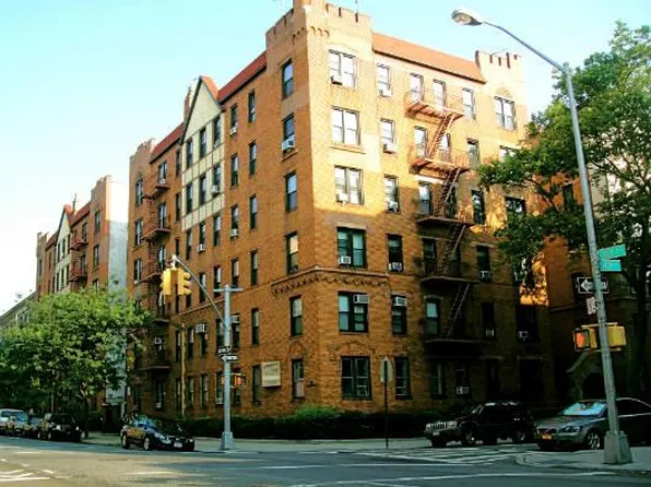 4142 42nd St APT 1M, Queens, NY 11104