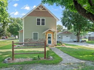 302 Park Ave, Rowley, IA 52329