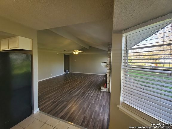 3rd image of 8334 Ballantrae