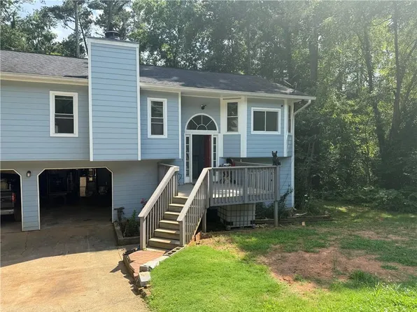 135 Omega Dr, Lawrenceville, GA 30044