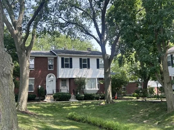 9029 Lincolnwood Dr, Evanston, IL 60203