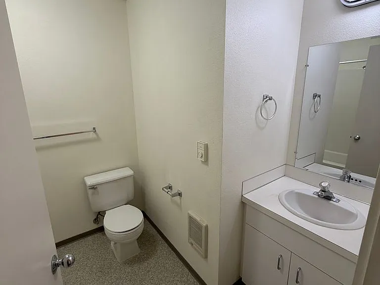 514 NW 21st St #13 — Photo 10