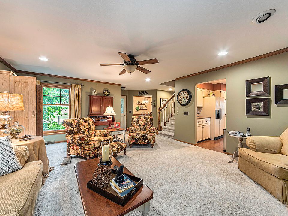 1766 Whitewood Dr SW, Wyoming, MI 49519 MLS 23027085 Zillow