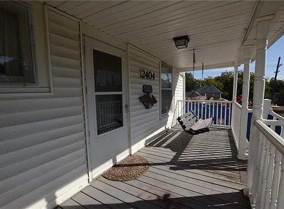 4th image of 2404 Stewart Ave