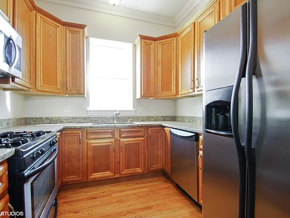 3rd image of 2551 W Arthur Ave APT 3W