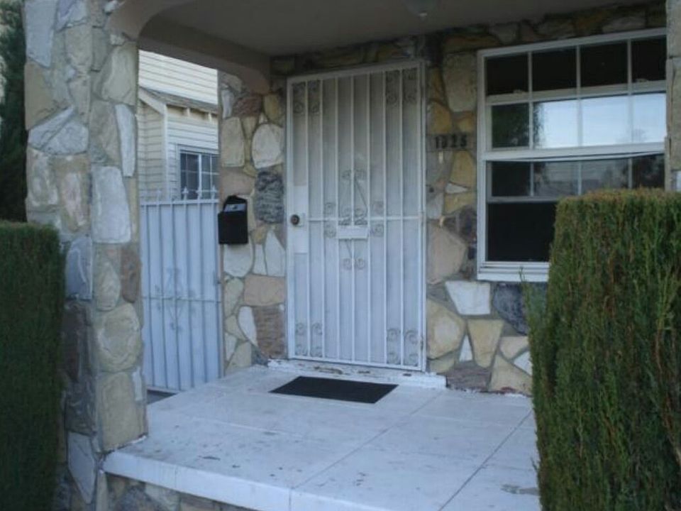 2nd image of 1825 W 47th St
