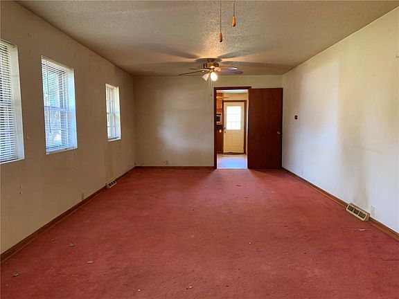 3rd image of 2712 S Bryant Ave
