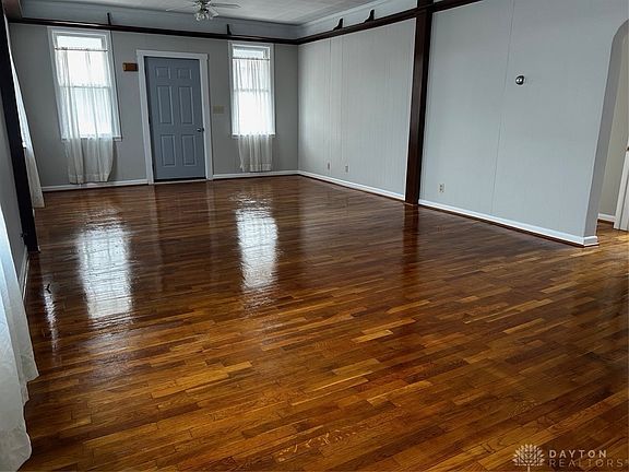 2nd image of 612 S Mulberry St